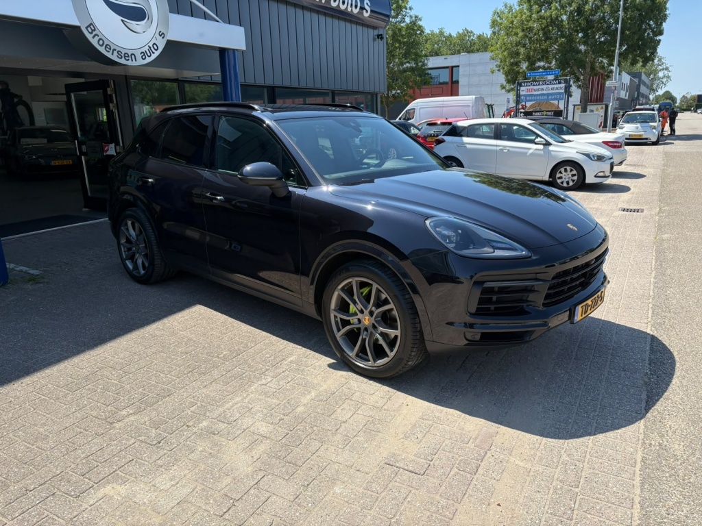Porsche Cayenne 3.0 E-Hybrid | Trekhaak | Panoramadak | Luchtvering | 360° Camer 54935581-0.jpg | Broersen Auto’s