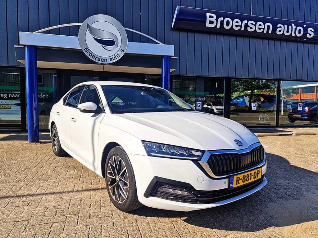 Škoda Octavia 1.5 TSI First Edition | 150PK | 1e eigenaar | Apple / Android | Camera | 55945991-0.jpg | Broersen Auto’s