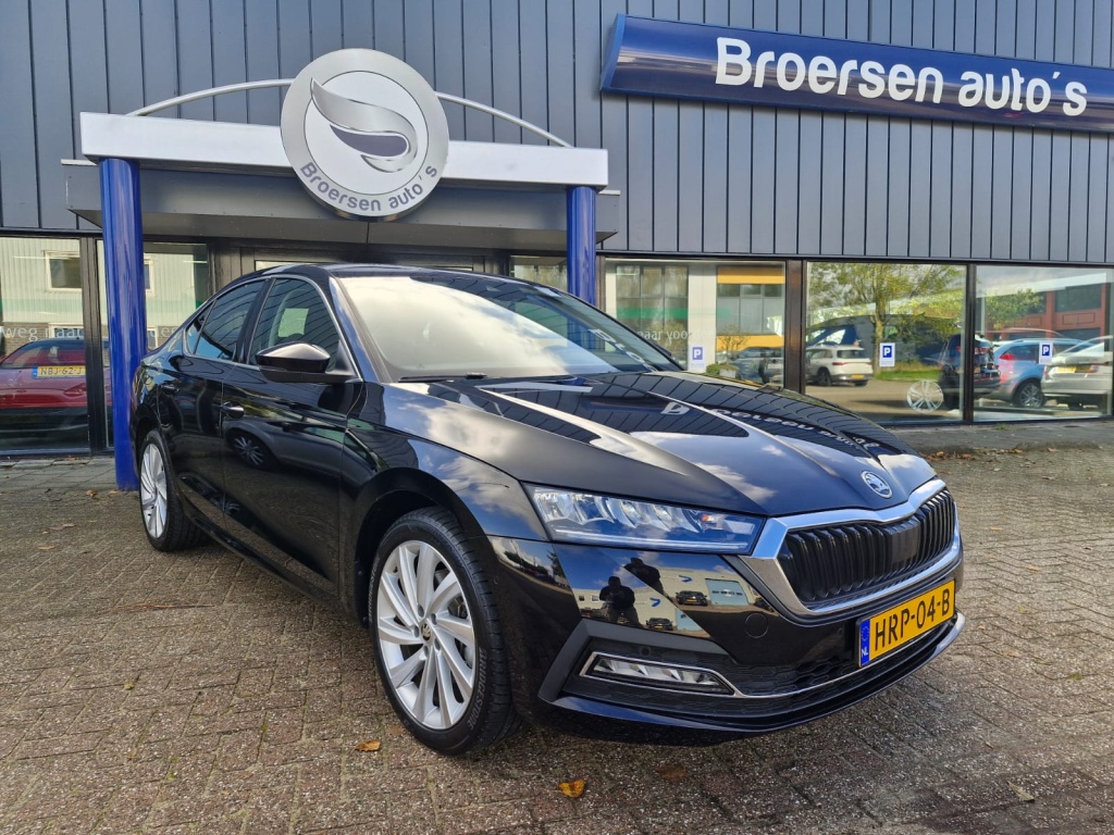 Škoda Octavia 1.4 TSI PHEV | 204 PK | 1e eigenaar | 3300 KM | Automaat | Trekhaak | Dodehoek | 57784462-0.jpg | Broersen Auto’s